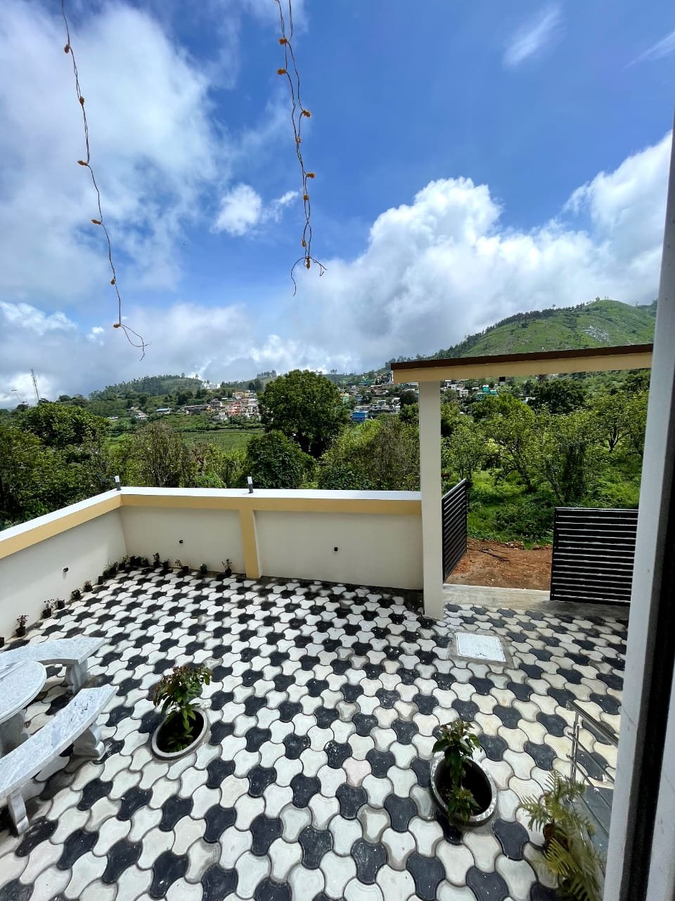 Mountain view from the Siesta Inn terrace